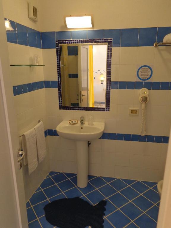 Villa Flavia - Adults Only Ponza Ruang foto