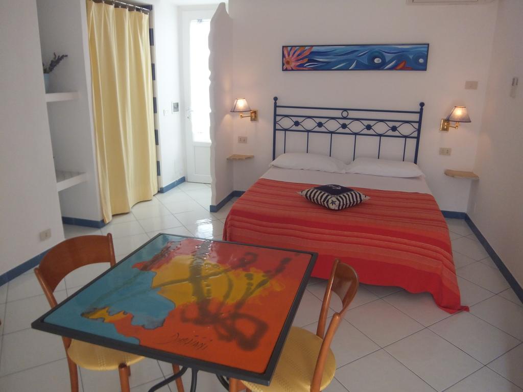Villa Flavia - Adults Only Ponza Bagian luar foto